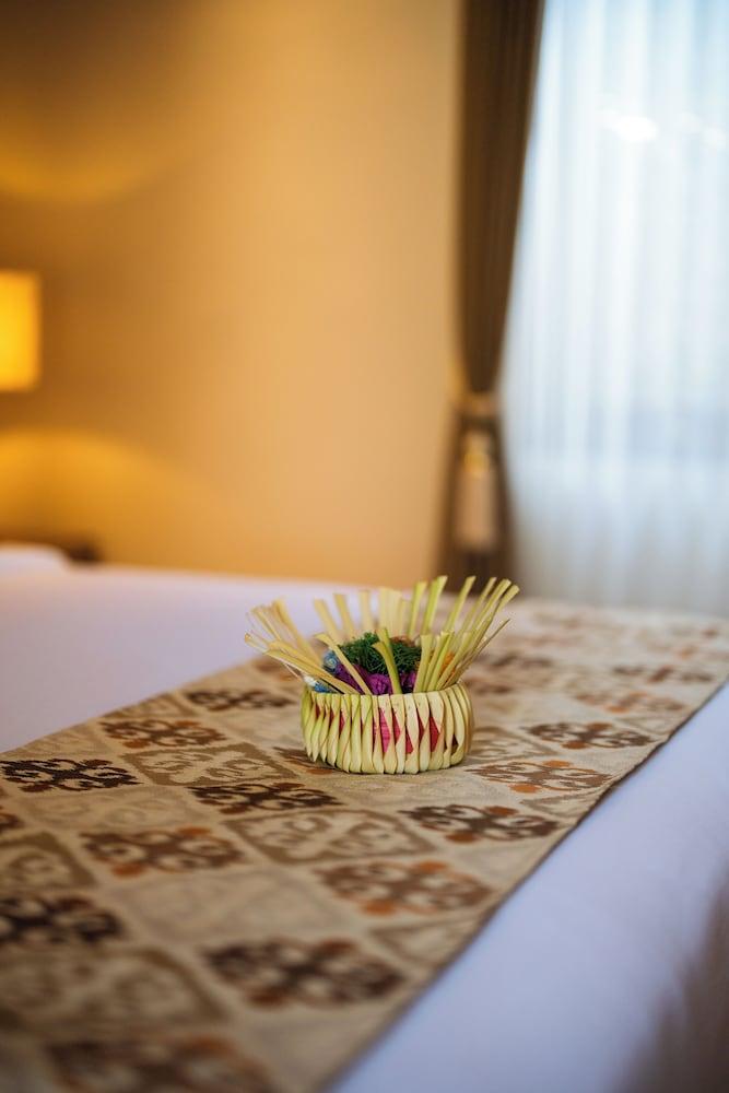 Puri Kantor Legacy 2