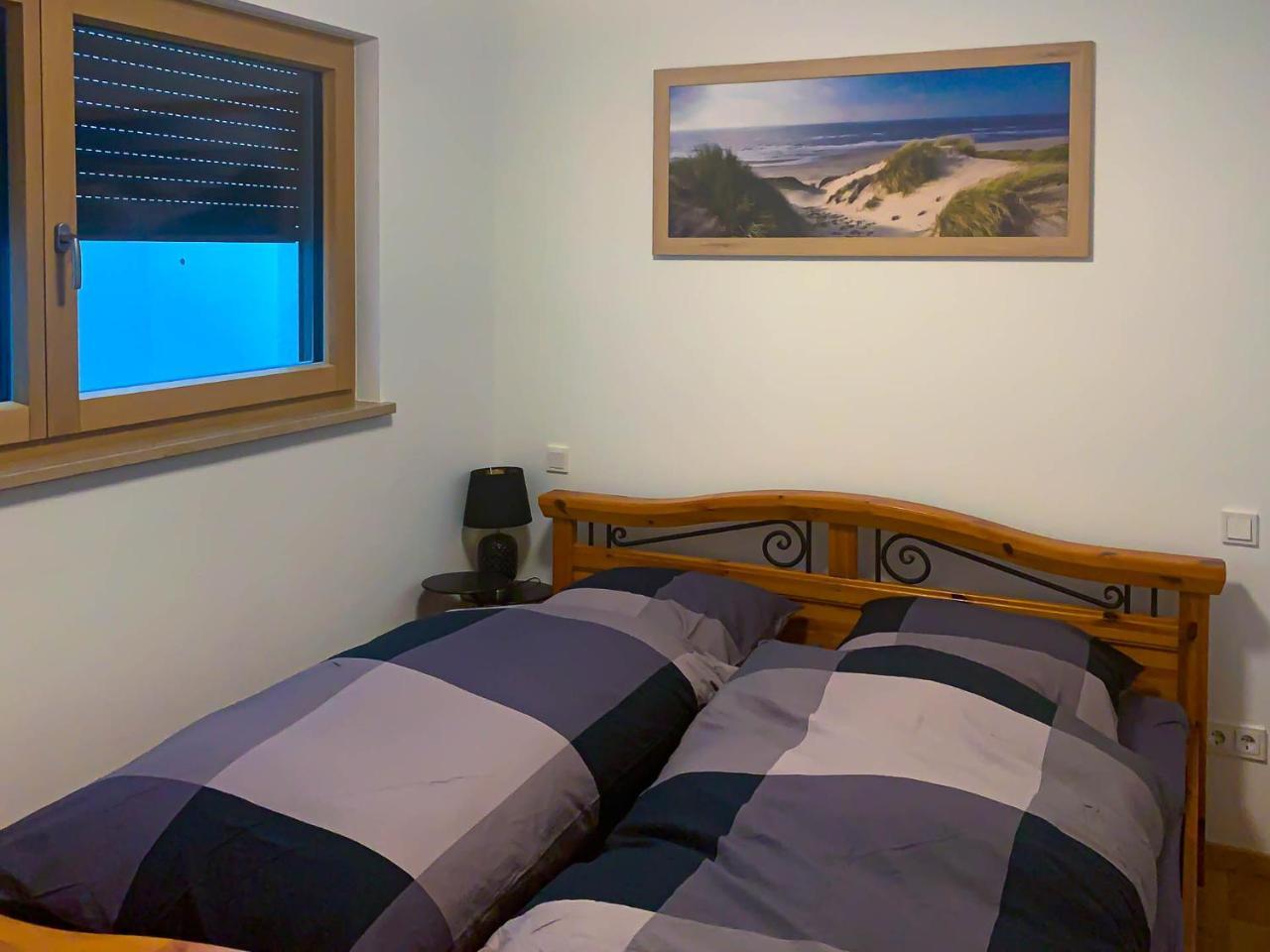 Wohnung Mobliert, Abgeschlossen Und Verkehrsgunstig Gelegen