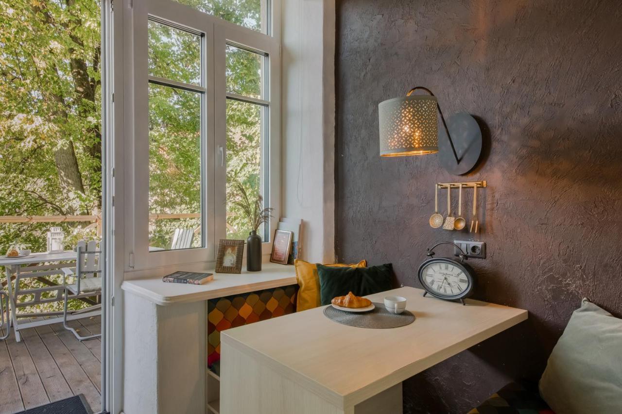 20 Stairs (Adults Only) 2