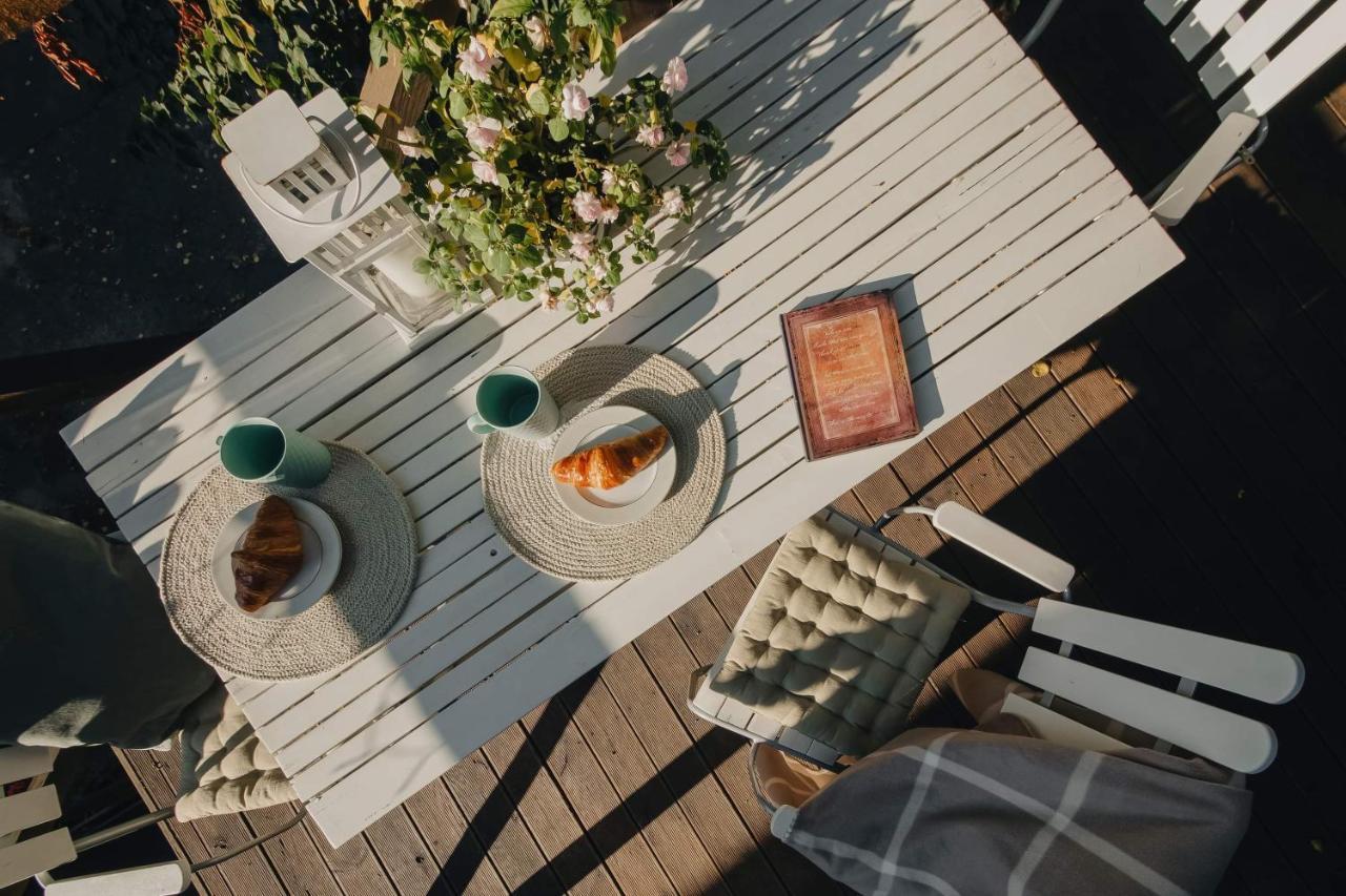 20 Stairs (Adults Only) 1