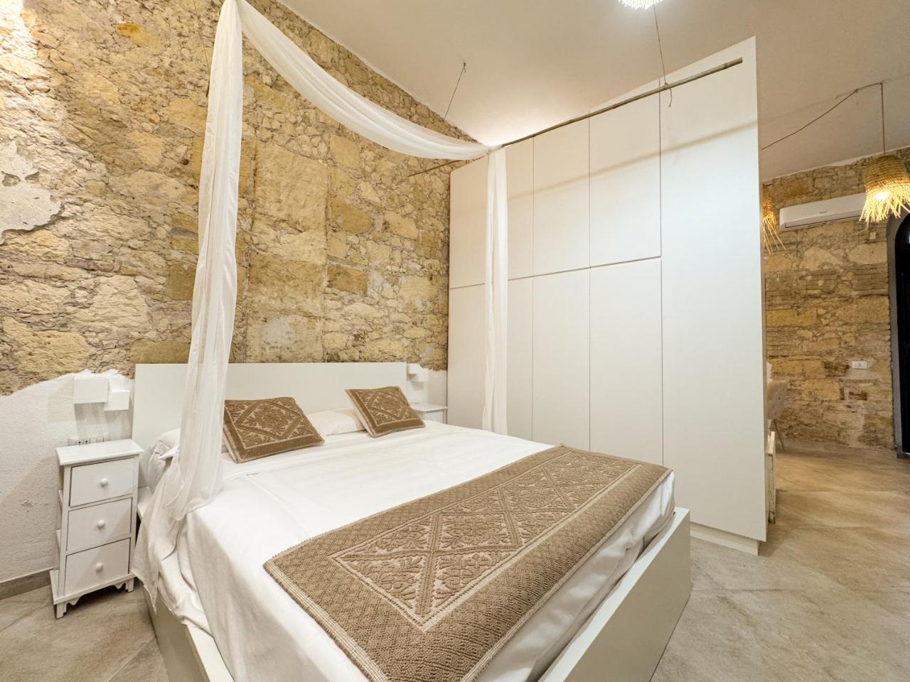 Kalma Villanova - Stone Elegance in the Old Town 2