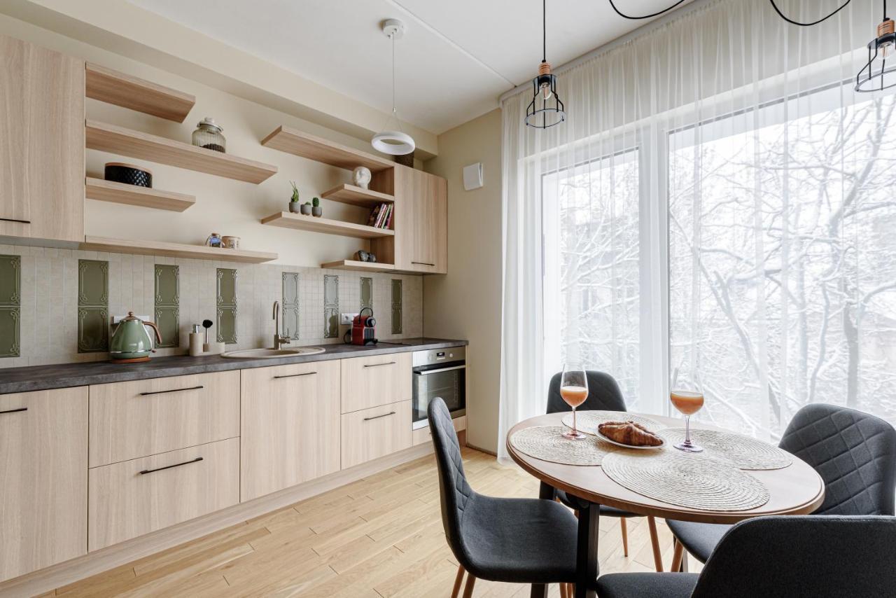 City Center, Studio, 514