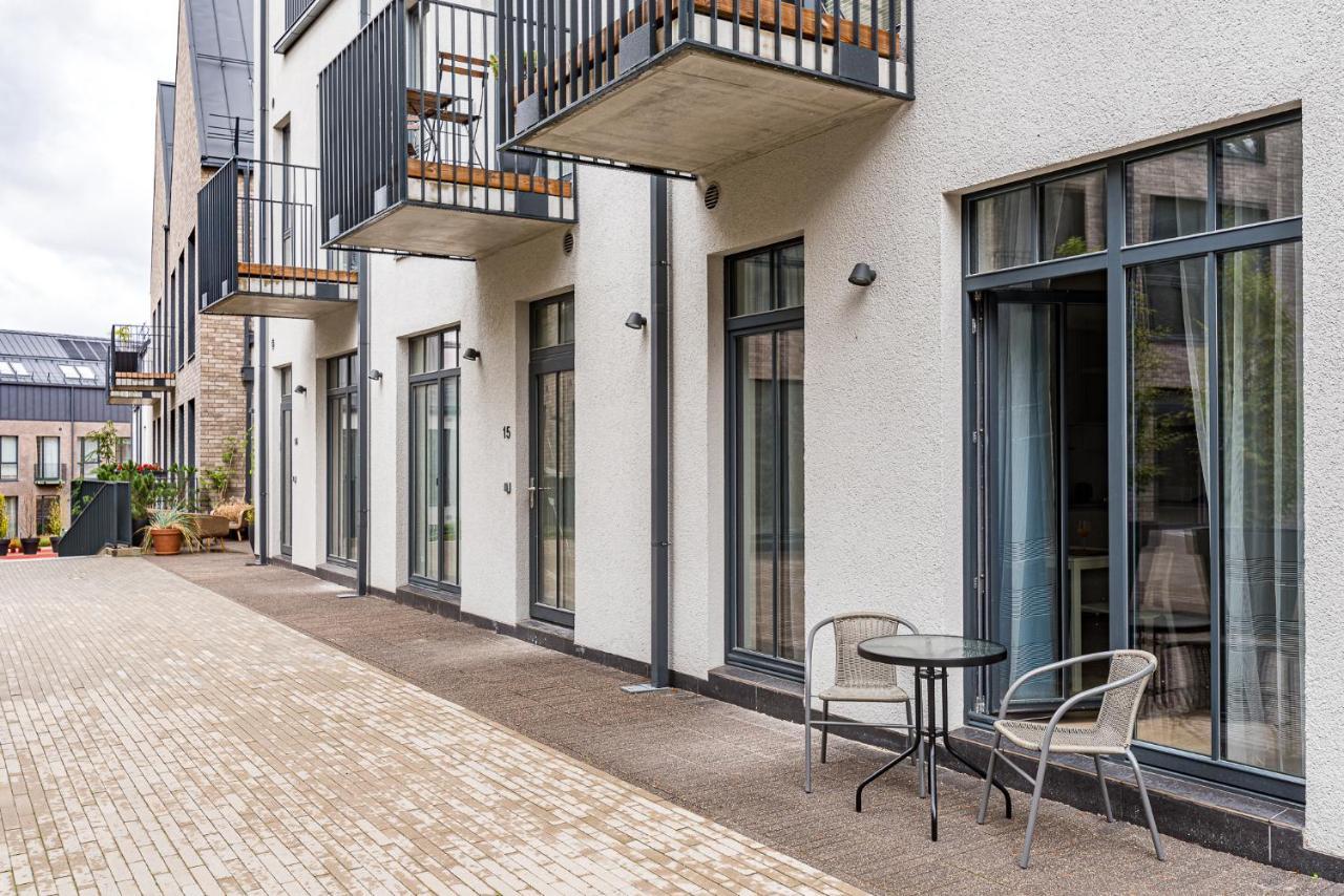 City Center Studio, Parking, 16 2