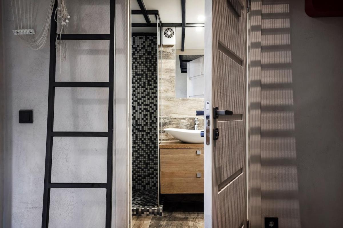 Old Brewery Loft in Paupys by Urban Rent 1