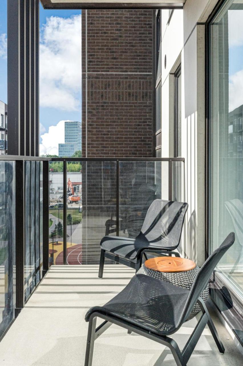 Modern 50m2 Flat by Japanese Garden, 3rd Floor 1