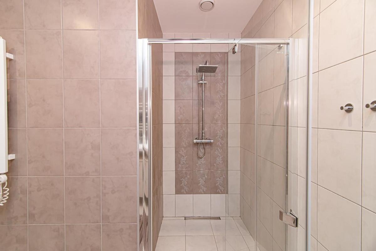 Bright 1 Bdr Apartment in Vivid Paupys by Urban Rent 1