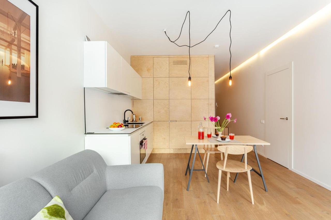 #Stayhere - Modern Designer 1bdr Apartment in Artistic District 1