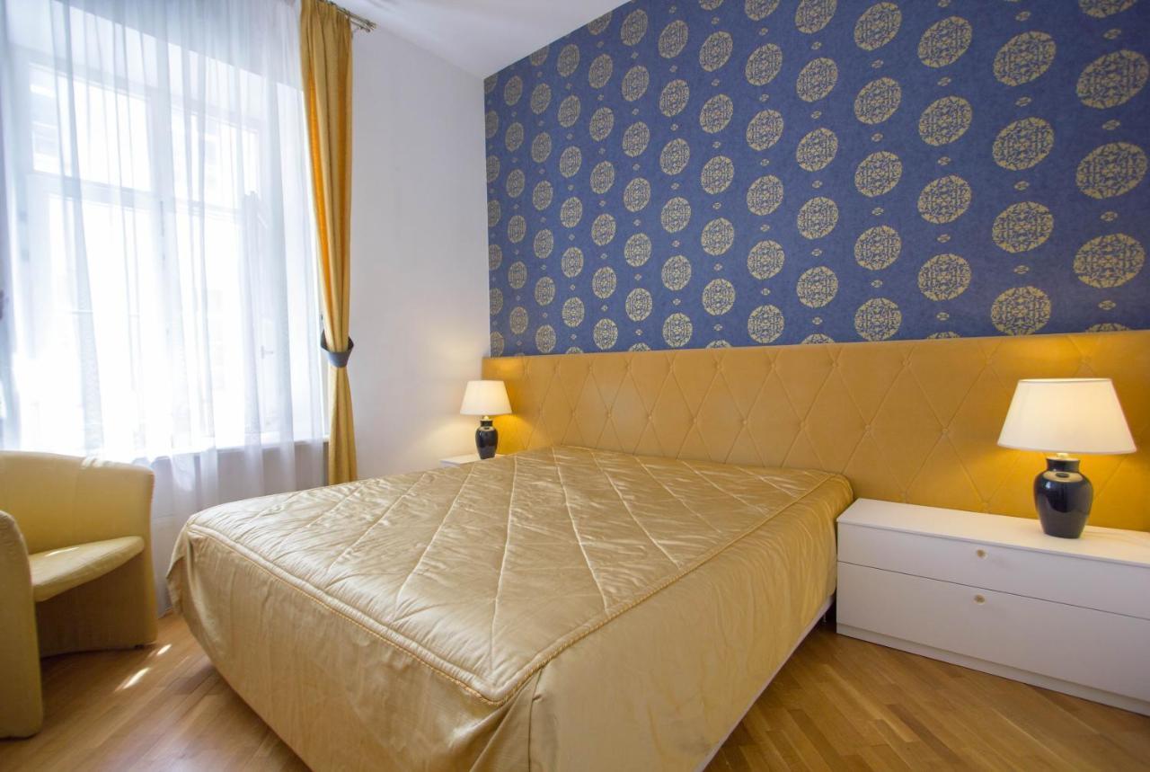 Historic Central Apartment 2