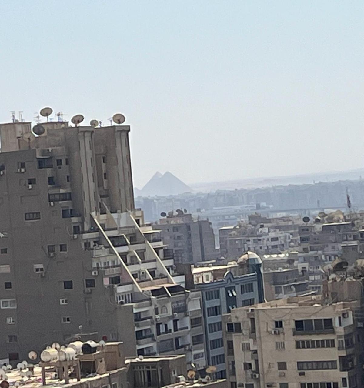 Skyscraper Apartment with Nile & Pyramids View 2