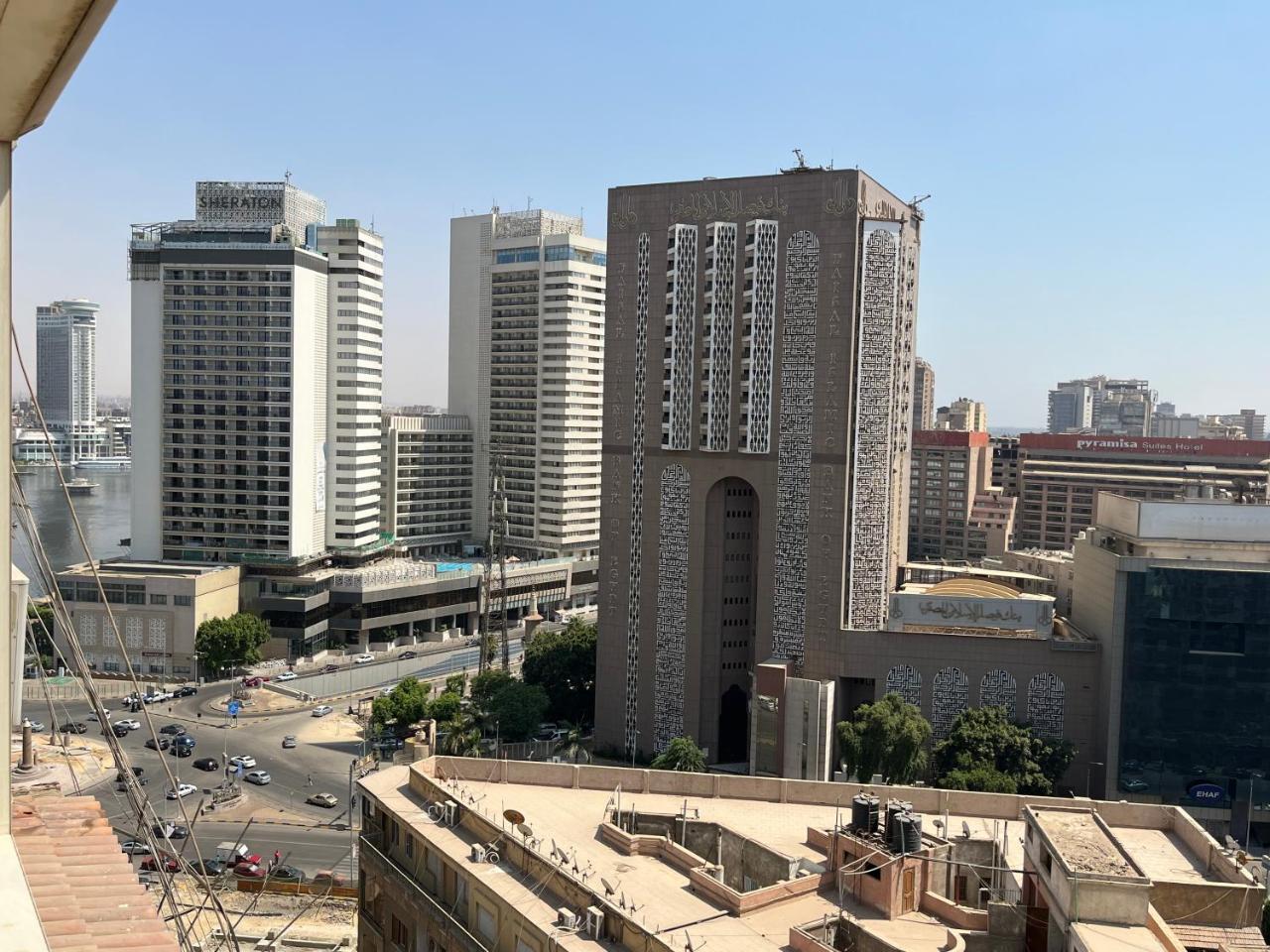 Skyscraper Apartment with Nile & Pyramids View 1
