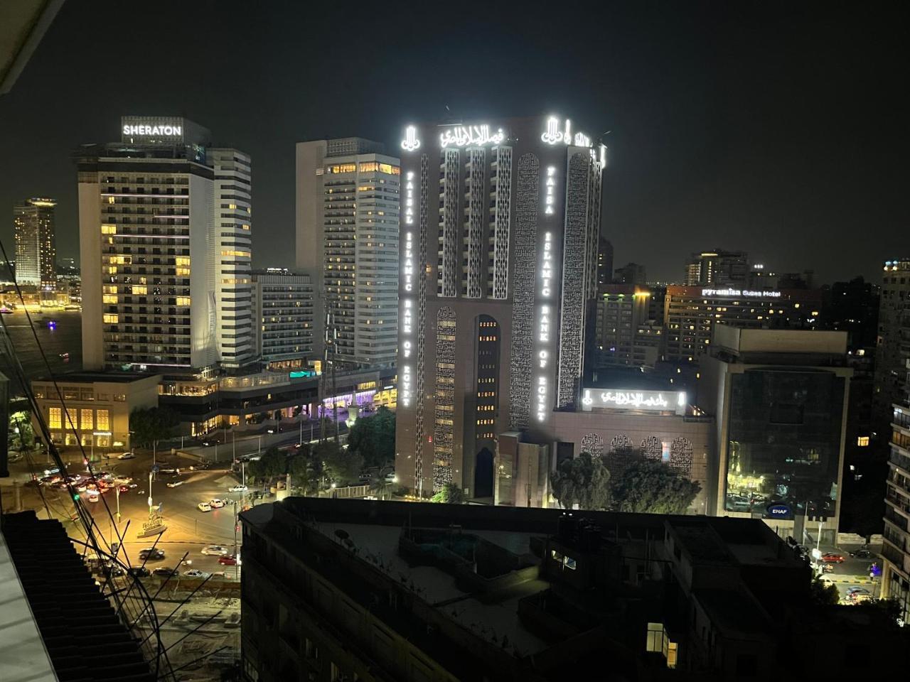 Skyscraper Apartment with Nile & Pyramids View