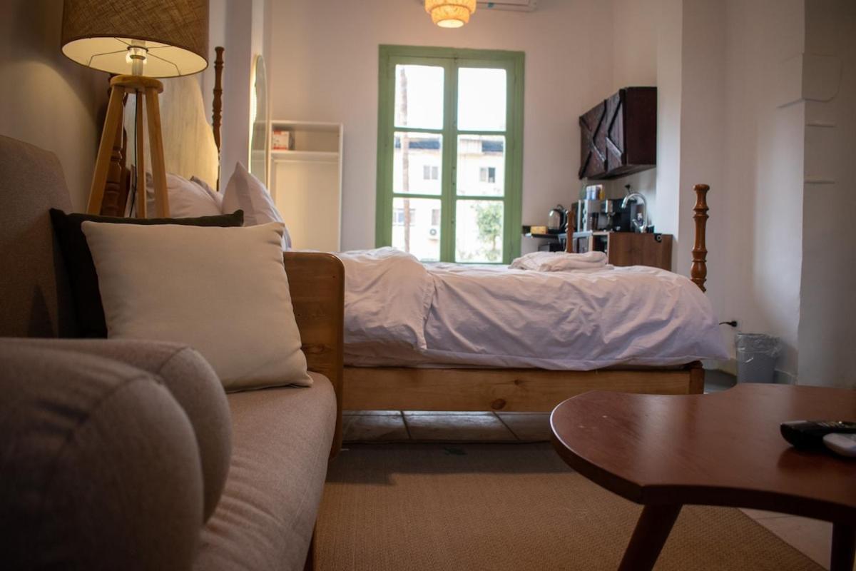 High Ceiling Greenish Apt 1014 1