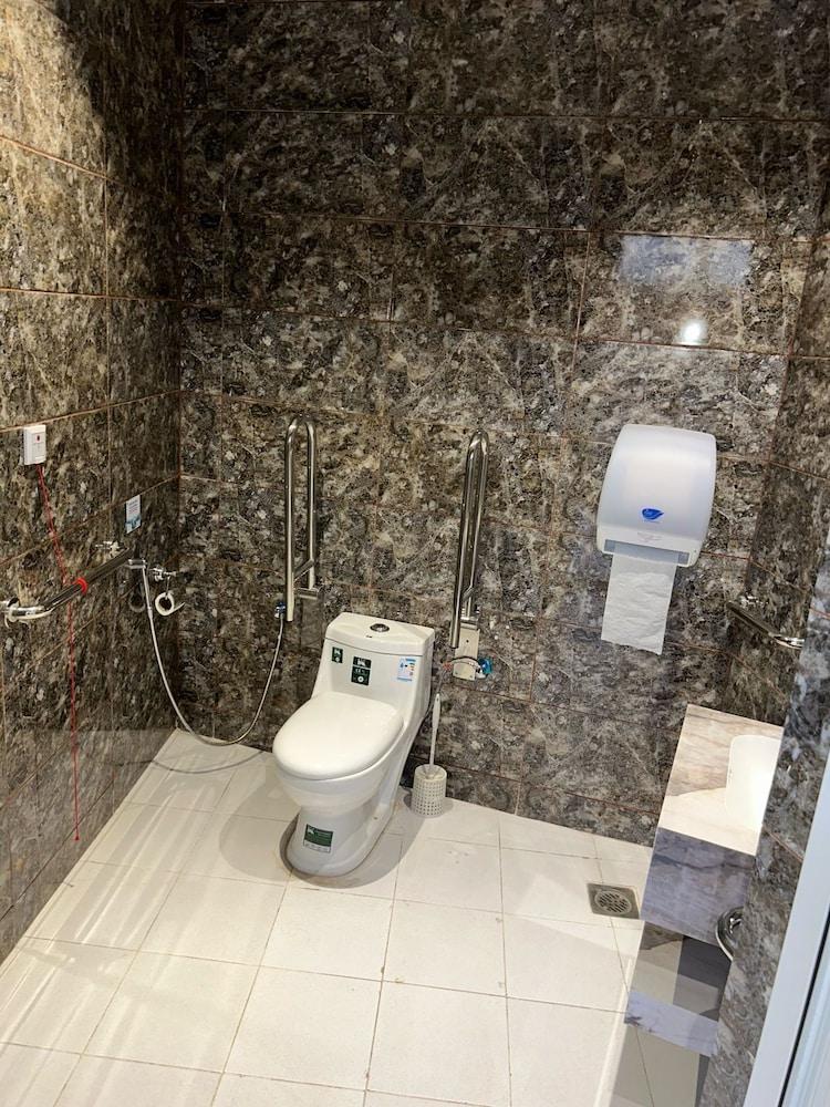 Hayat Haql Hotel And Marina 1