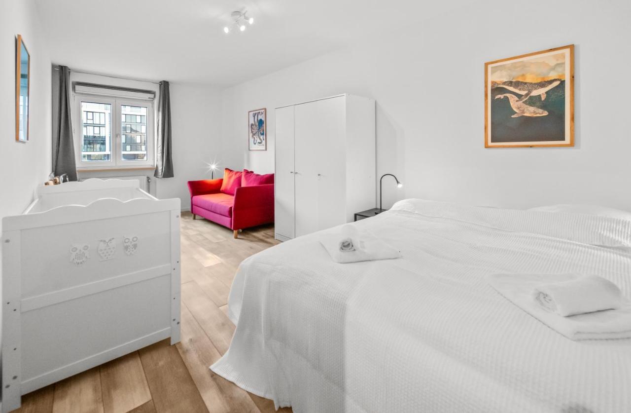 8 Min Per U-Bahn Zum Marienplatz - 120 Qm Schwabing - 3 Sz - 2 Bader - 9 Personen