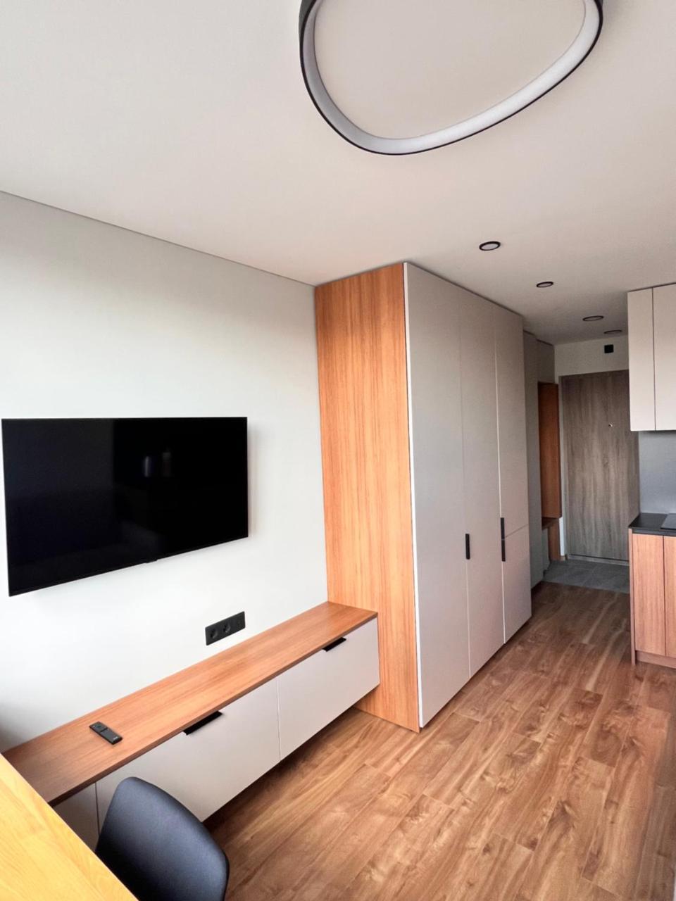 Zveryno Studija (Adults Only) 1