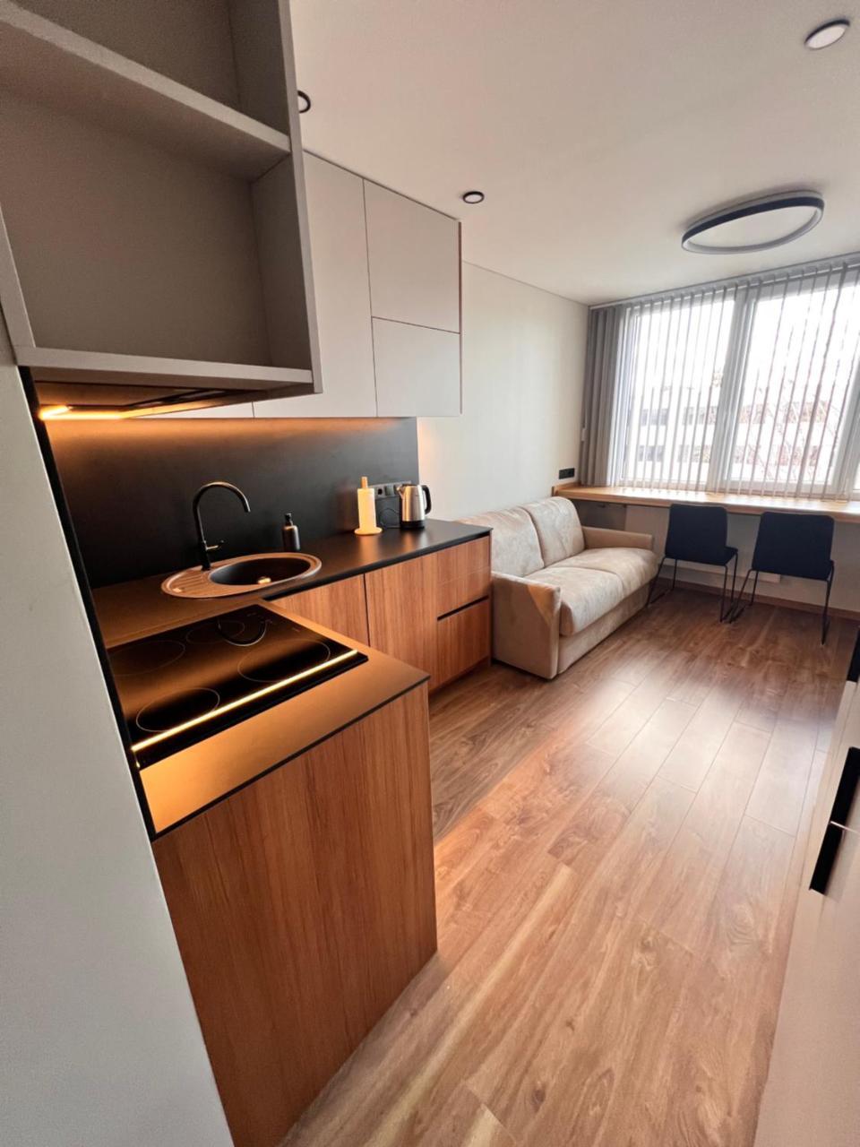 Zveryno Studija (Adults Only)