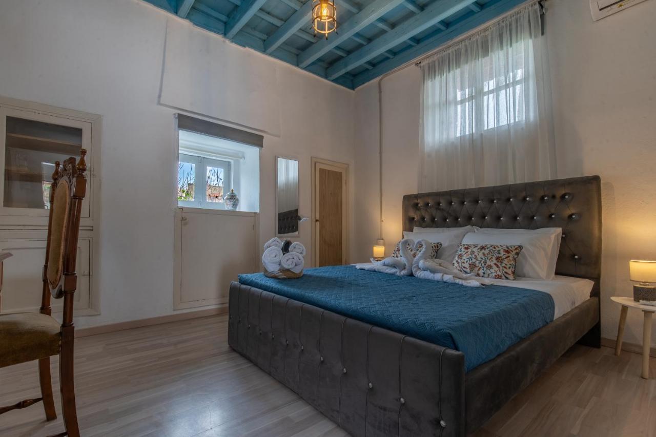 Xenofon Traditional Rooms 1