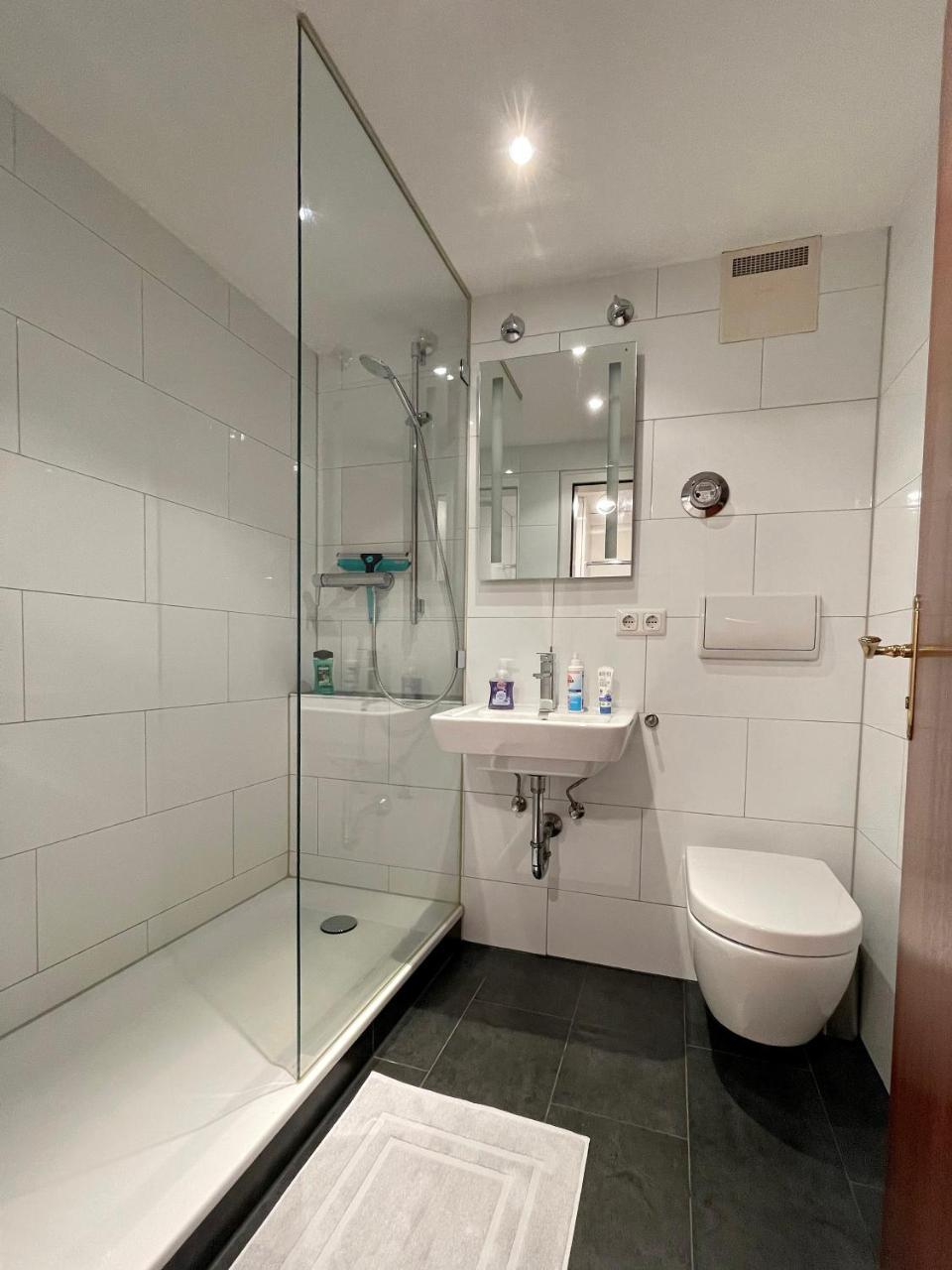 Wiesnnahe Studio - Charmant & Zentral Mit U-Bahn-Anschluss 2