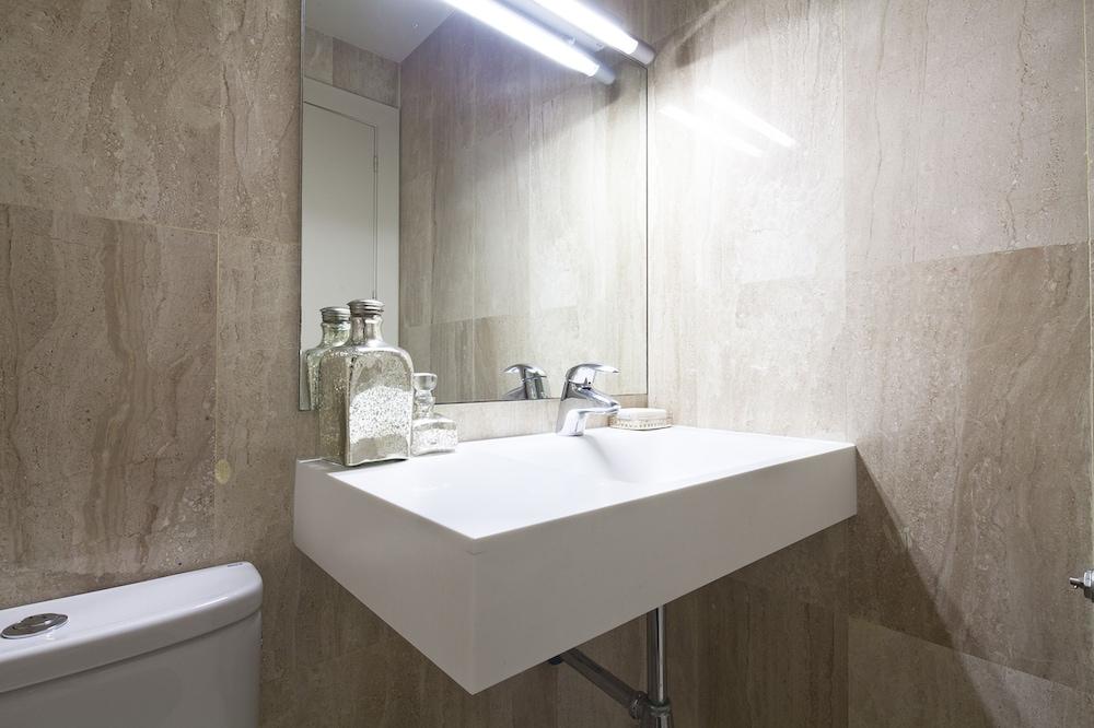 My Space Barcelona Private Pool Garden 1