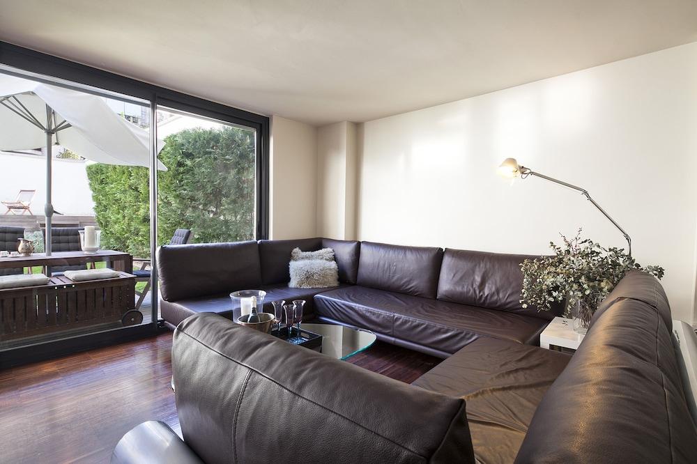 My Space Barcelona Private Pool Garden 2