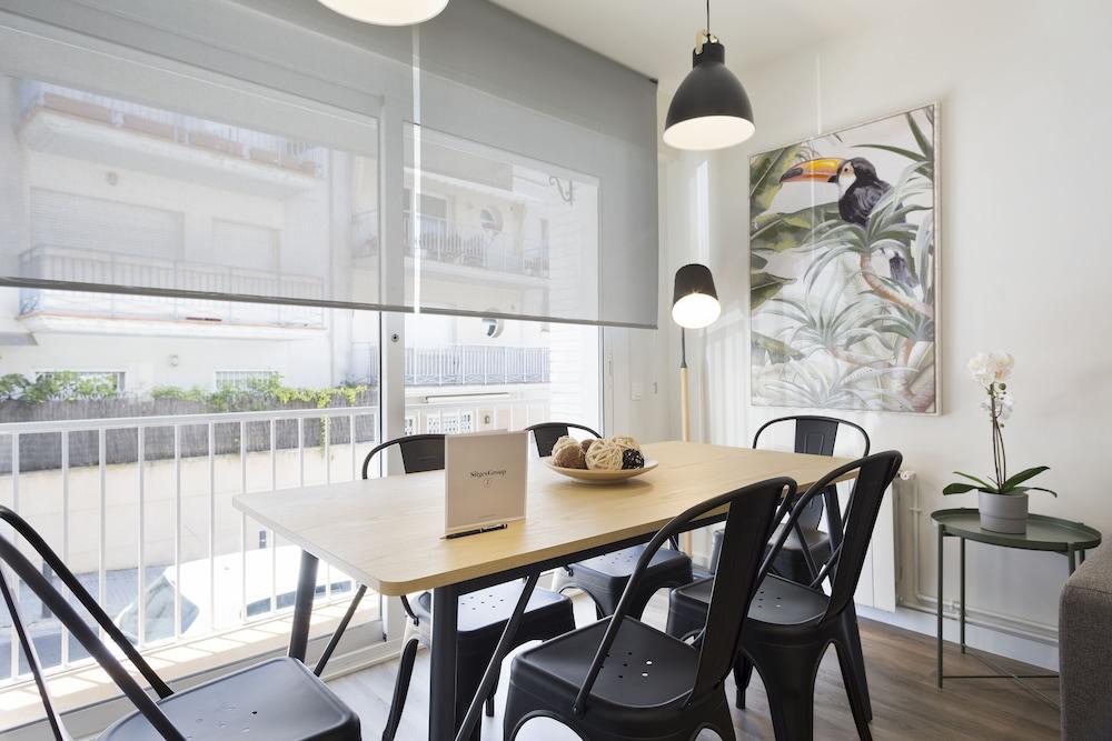 Sitges Group Calm Beach 2