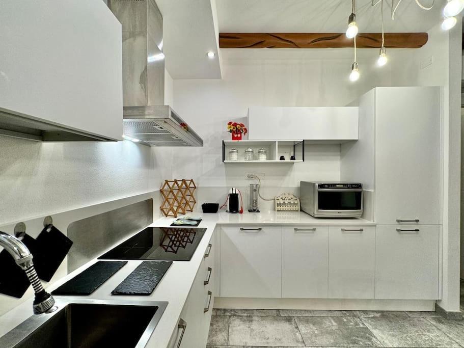 Luxury Centre, Cagliari, Sardegna by Home&Experience 1