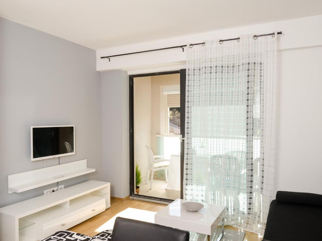 1 Bedroom Apartment with Balcony 1