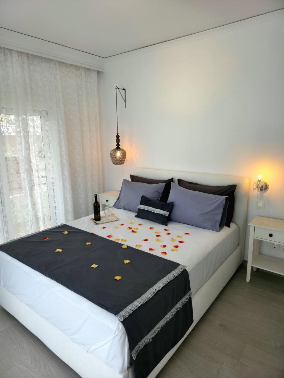 City Center Luxury Spacious Apt A&M II