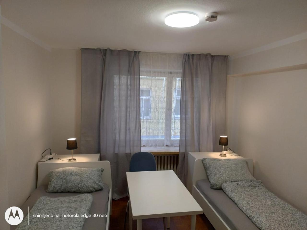 K3 Rg, Zentrale Lage, Schone 2 Zimmer, Voll Ausgestattet! 2