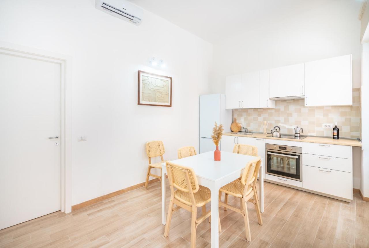 Casa Con Terrazza . Villanova Centro Storico 1