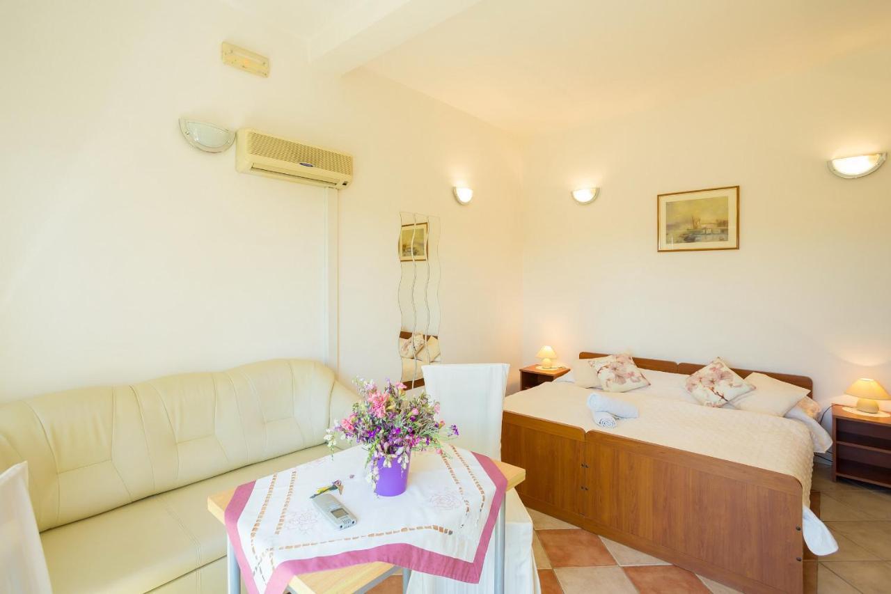 Sunshine Apartments 1