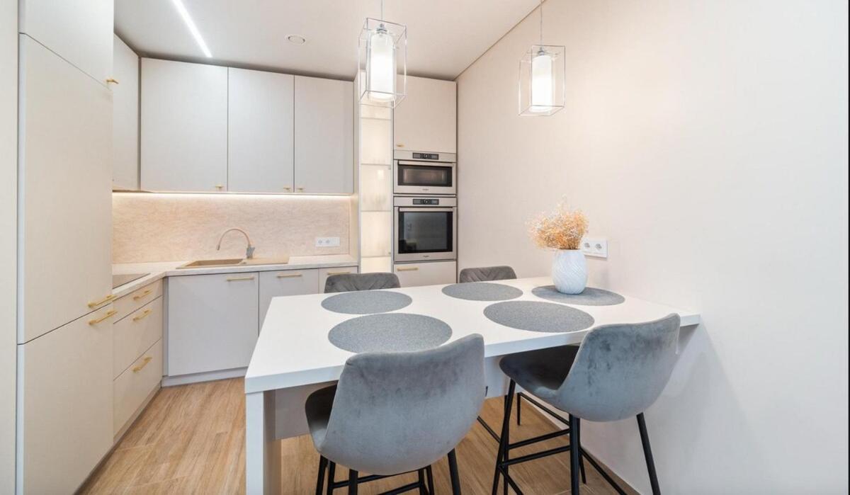 Modernus Butas Prie Ezero