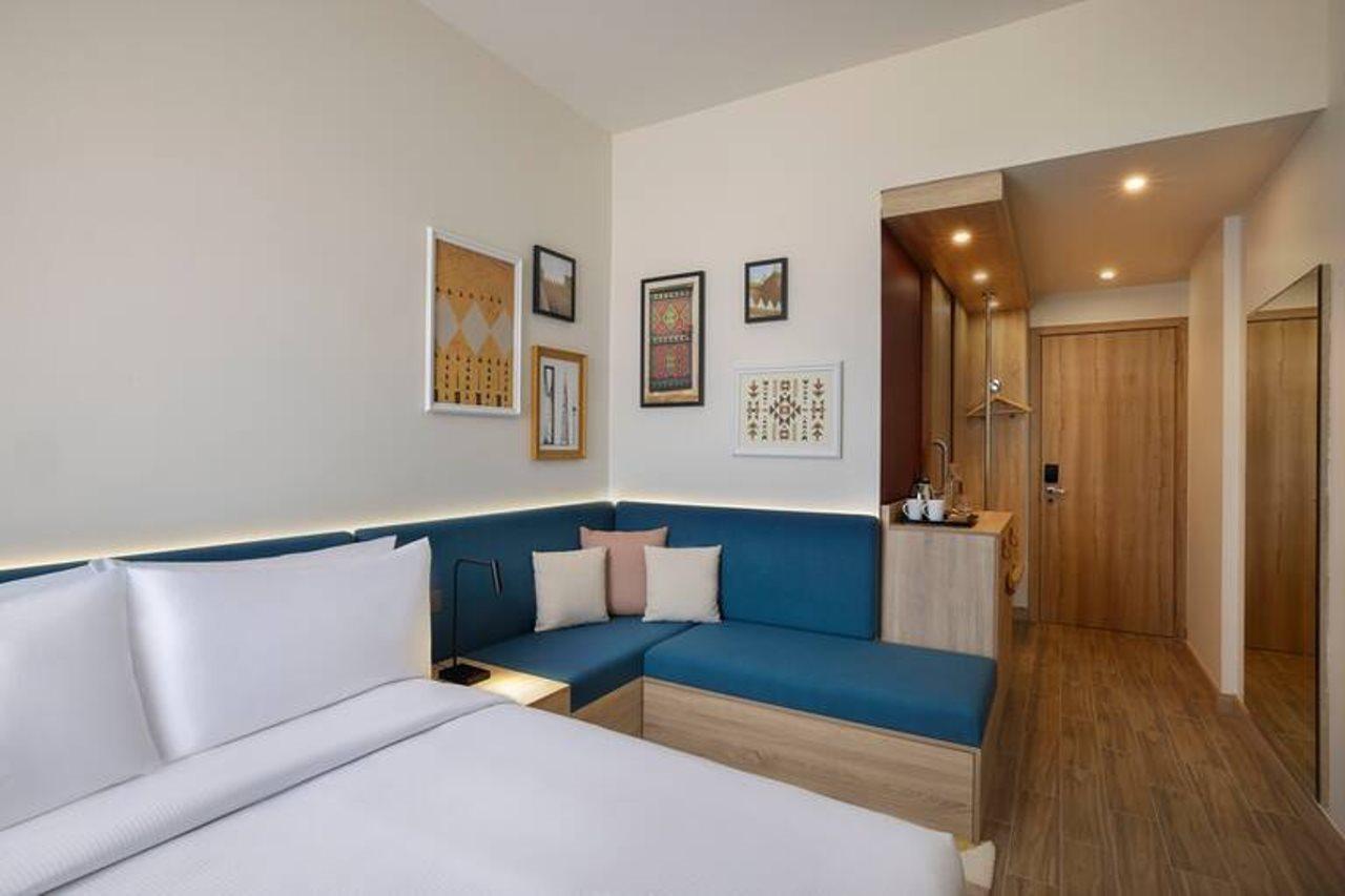 Hampton by Hilton Neom Community 2 1