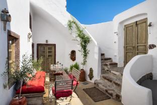 Santorini Vista Legacy Retreat - Live the History, Wake To the View