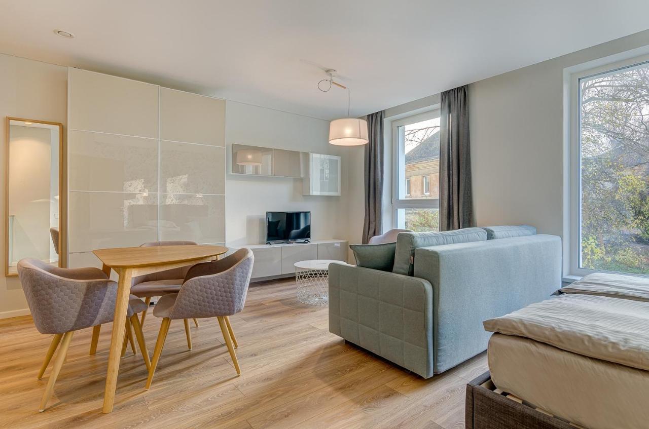 City Studio 1a - Courtyard View 1