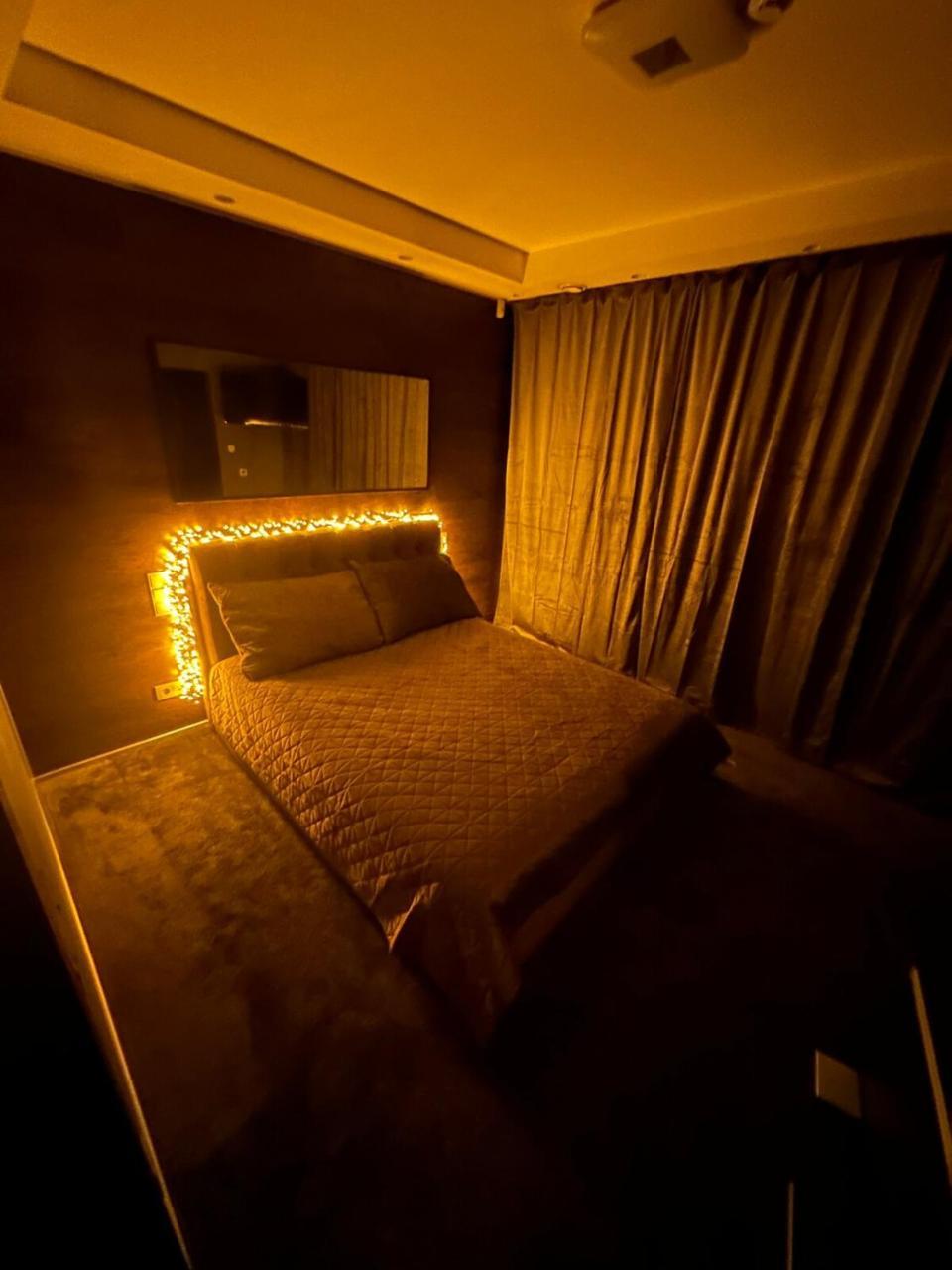 B&M Romantic Room Self Check-In