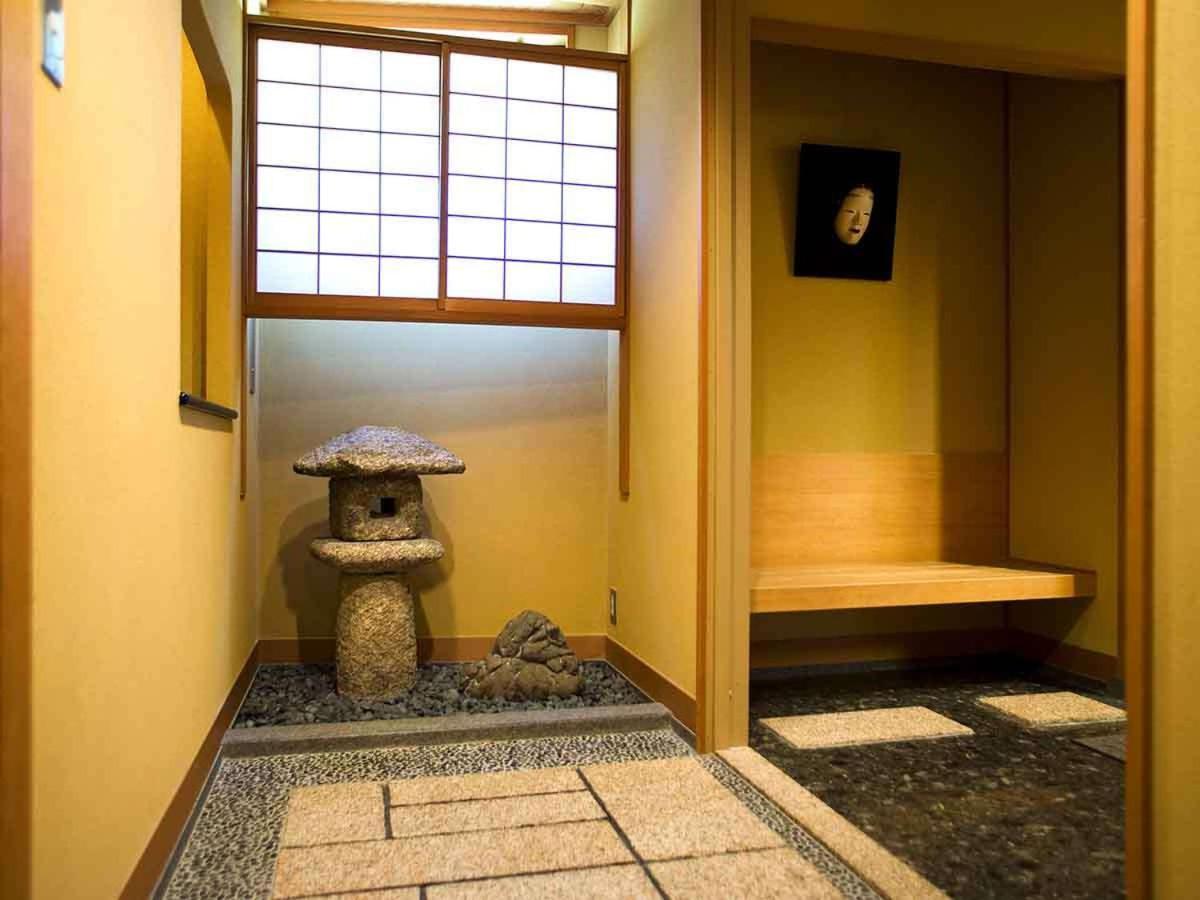 Kanazawayuwakuonsen Nihonryourisakaeya 1