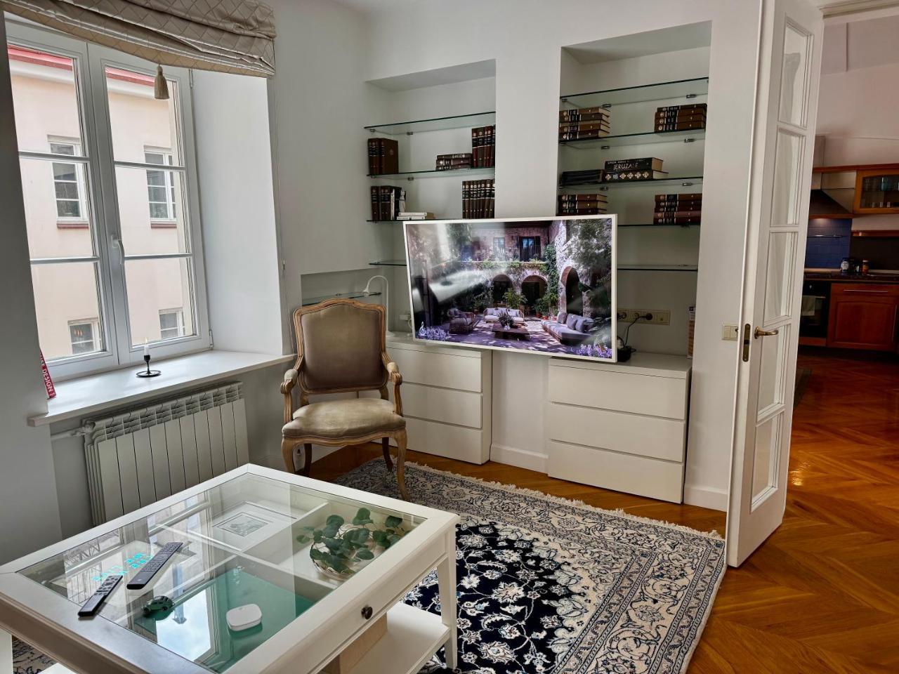 Old Town, Bright, Peaceful, Balcony, Netflix