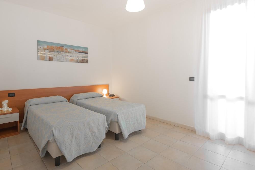 Stylish Residence Le Fontane 2 Bedroom Apartment Sleeps 6 Persons Num2508 1