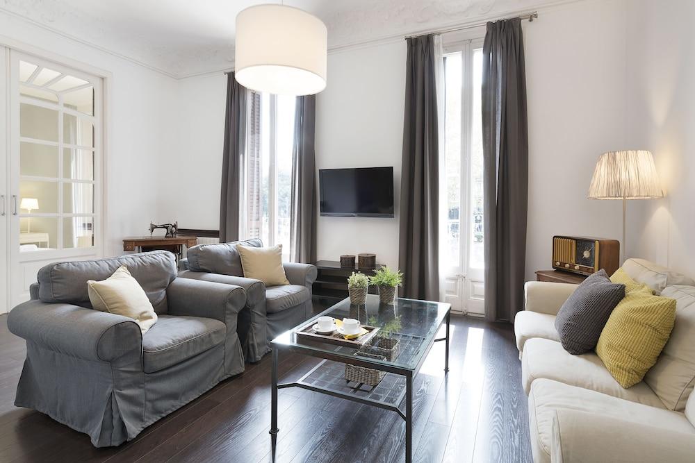 Fira Luxury Nextdoor