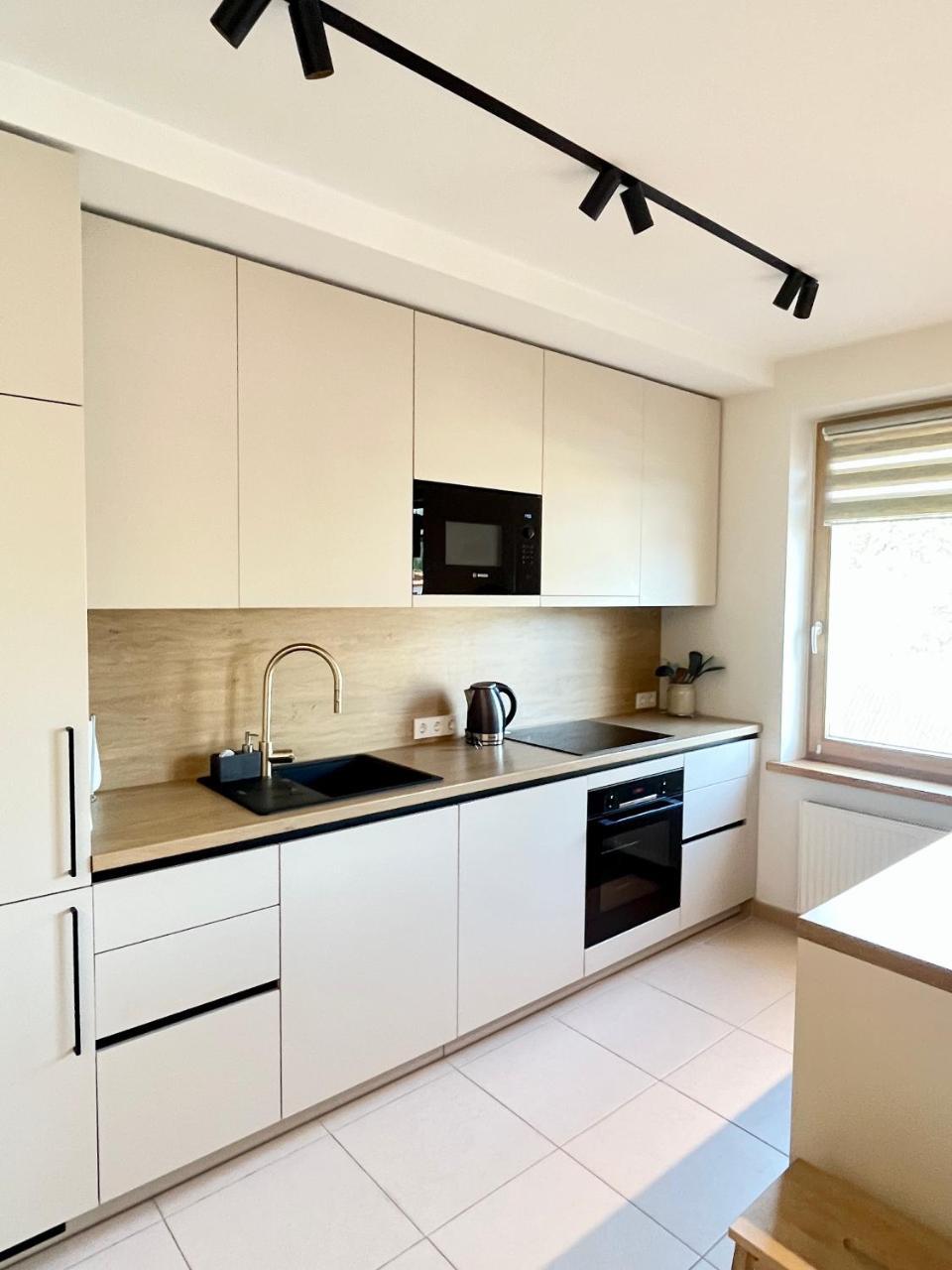 Central Location I Private Garage Parking & Easy Checkin I Cᴏʜᴏsᴛ 2