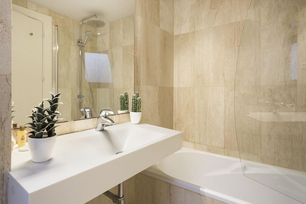 My Space Barcelona Private Pool Garden 1