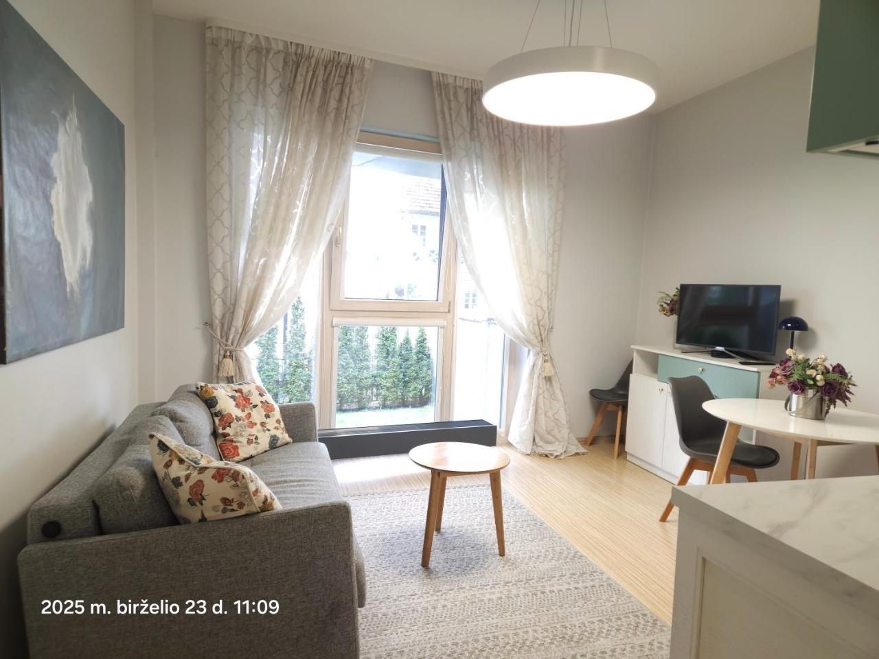 Happy Inn Sweet Old Town Studio, Self Check In, Parking