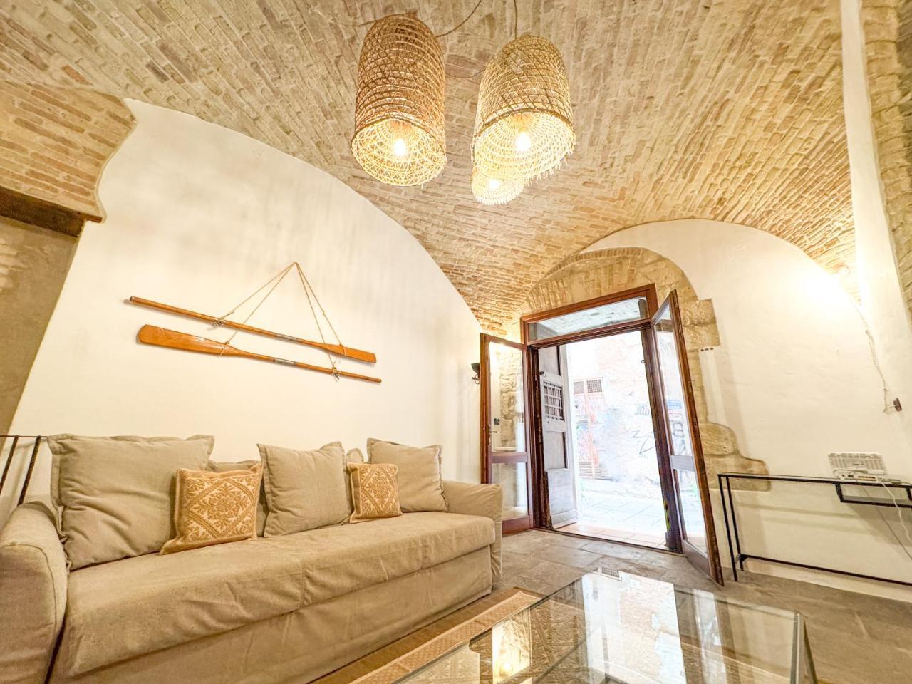 Kalma Arched Loft - Unique Brick Vault in City Heart 1