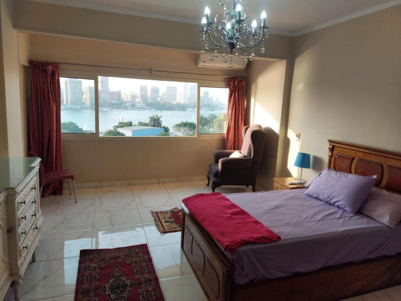 ايجار شقة فندقية مفروشة علي النيل امام مسجد صلاح الدين 1