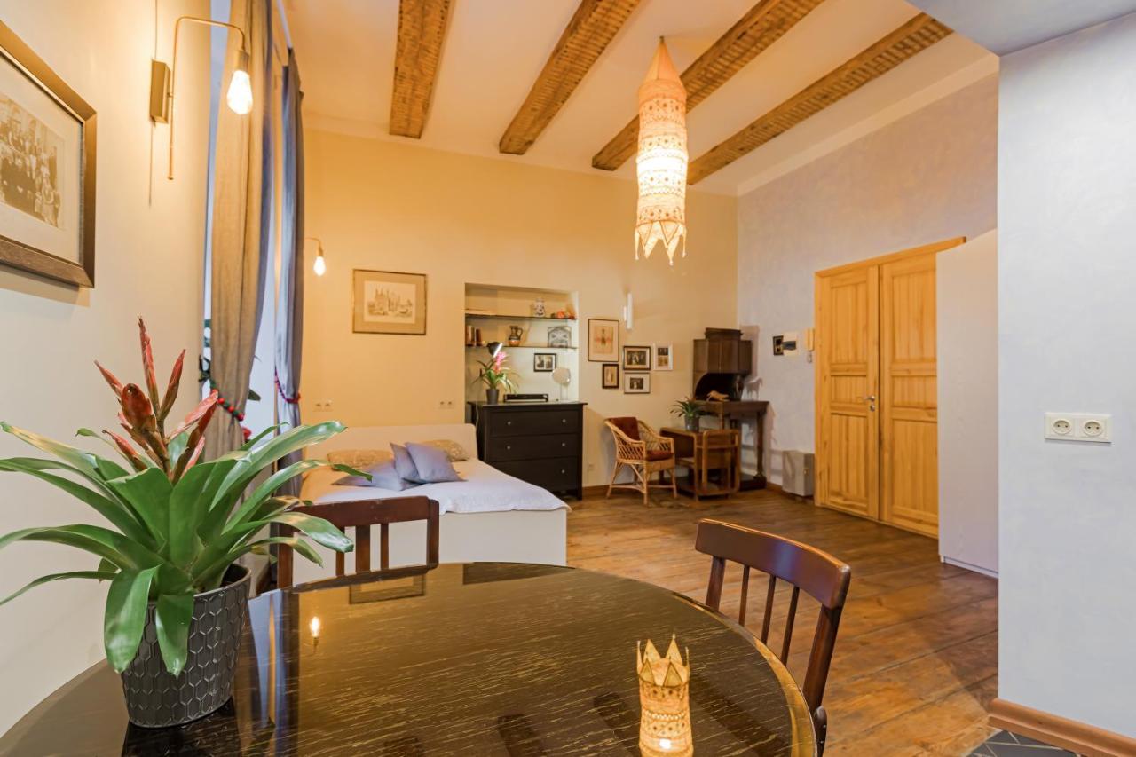 Vintage Old Town Apartments