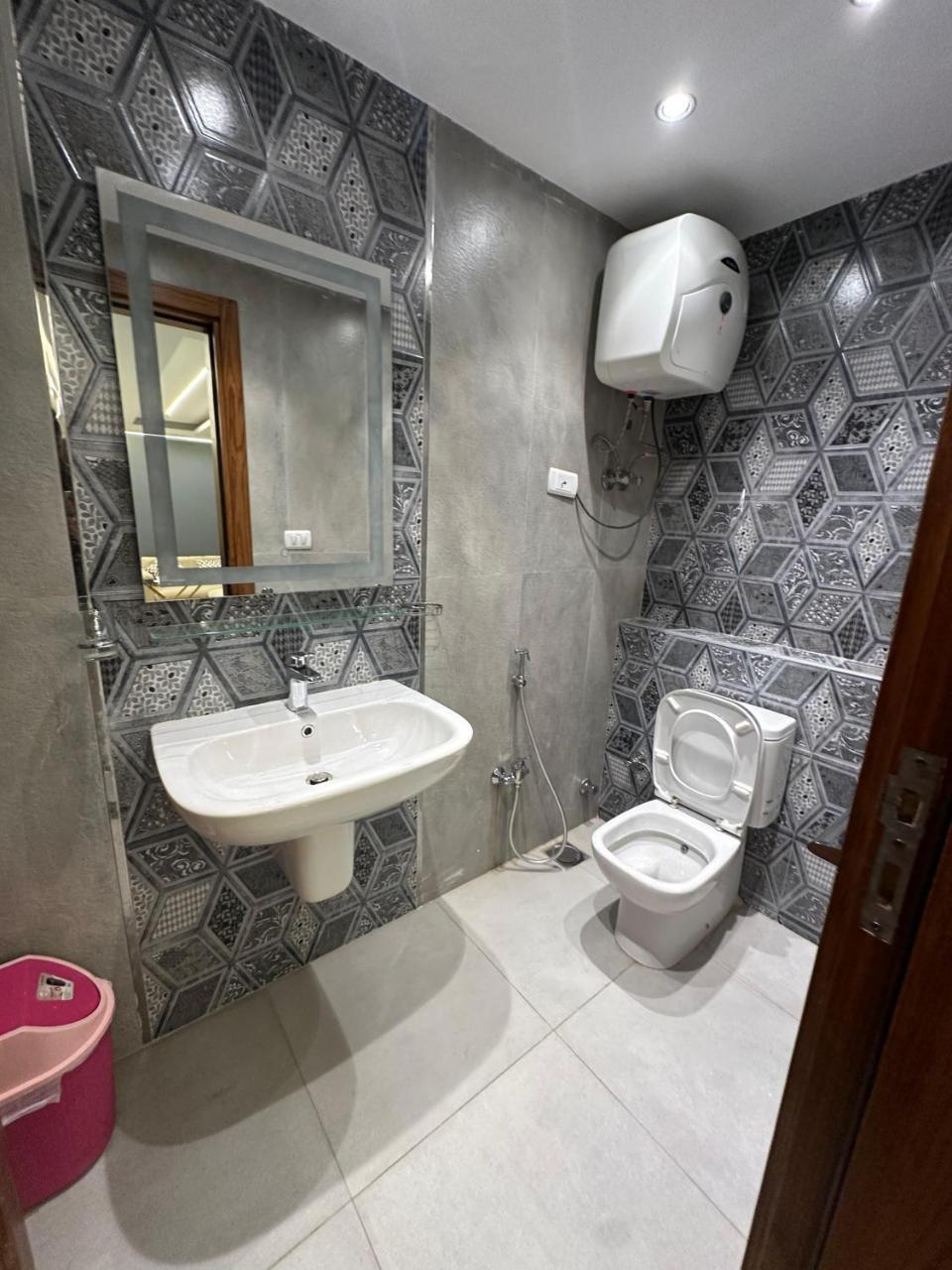 شقة فندقية للايجار في الدقي في ميدان المساحة 1