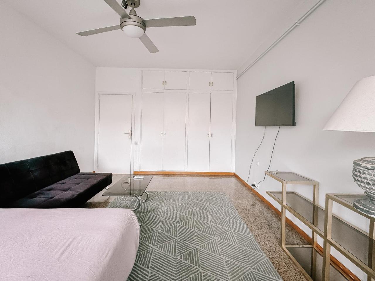 Lovely Room in Gracia (Adults Only) 1