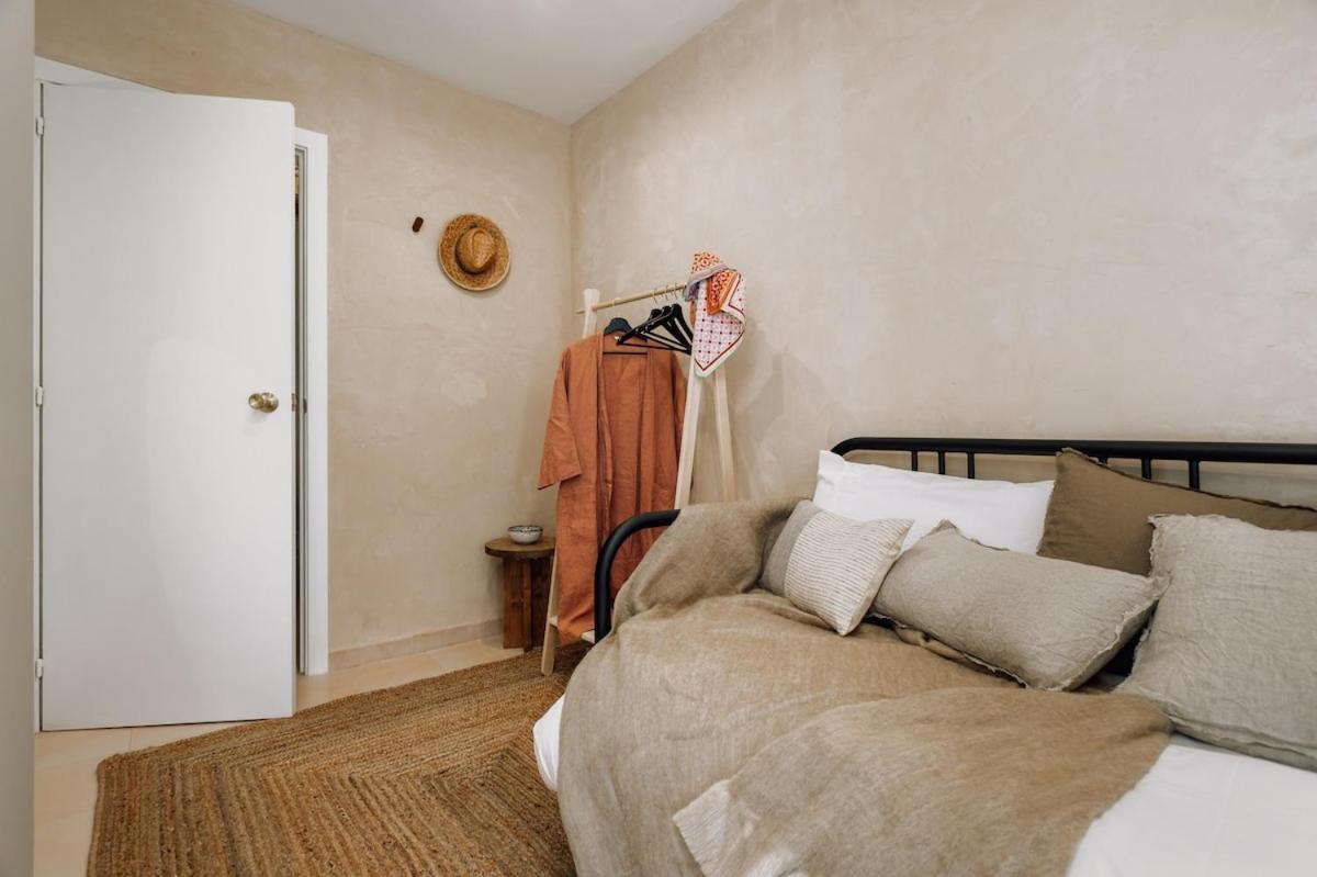 Impressive Beachfront Home! 2