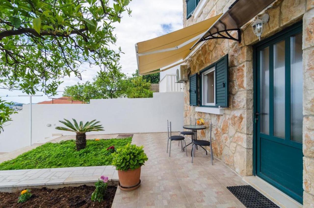 Apartments Lena & Lara 2